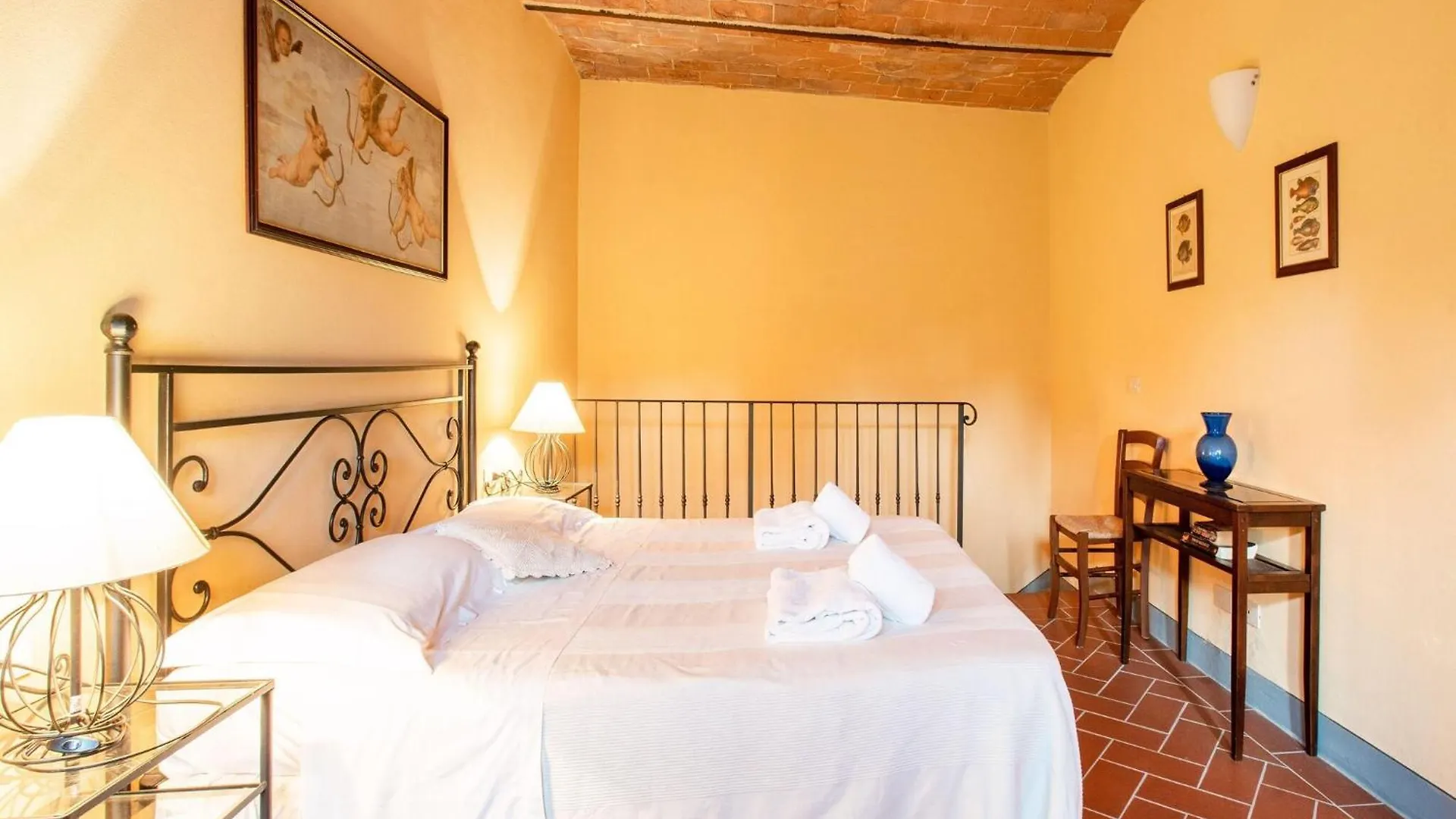 Cosy Holiday Home In Tuscany With Shared Swimming Pool San Casciano in Val di Pesa