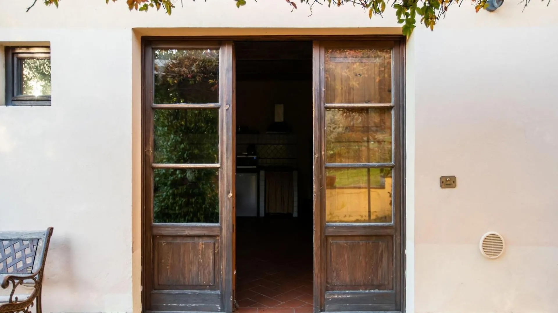 Cosy Holiday Home In Tuscany With Shared Swimming Pool San Casciano in Val di Pesa
