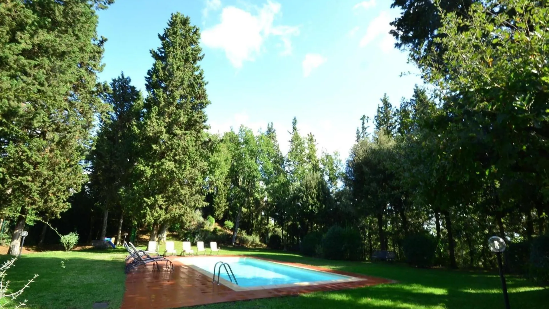 Cosy Holiday Home In Tuscany With Shared Swimming Pool San Casciano in Val di Pesa