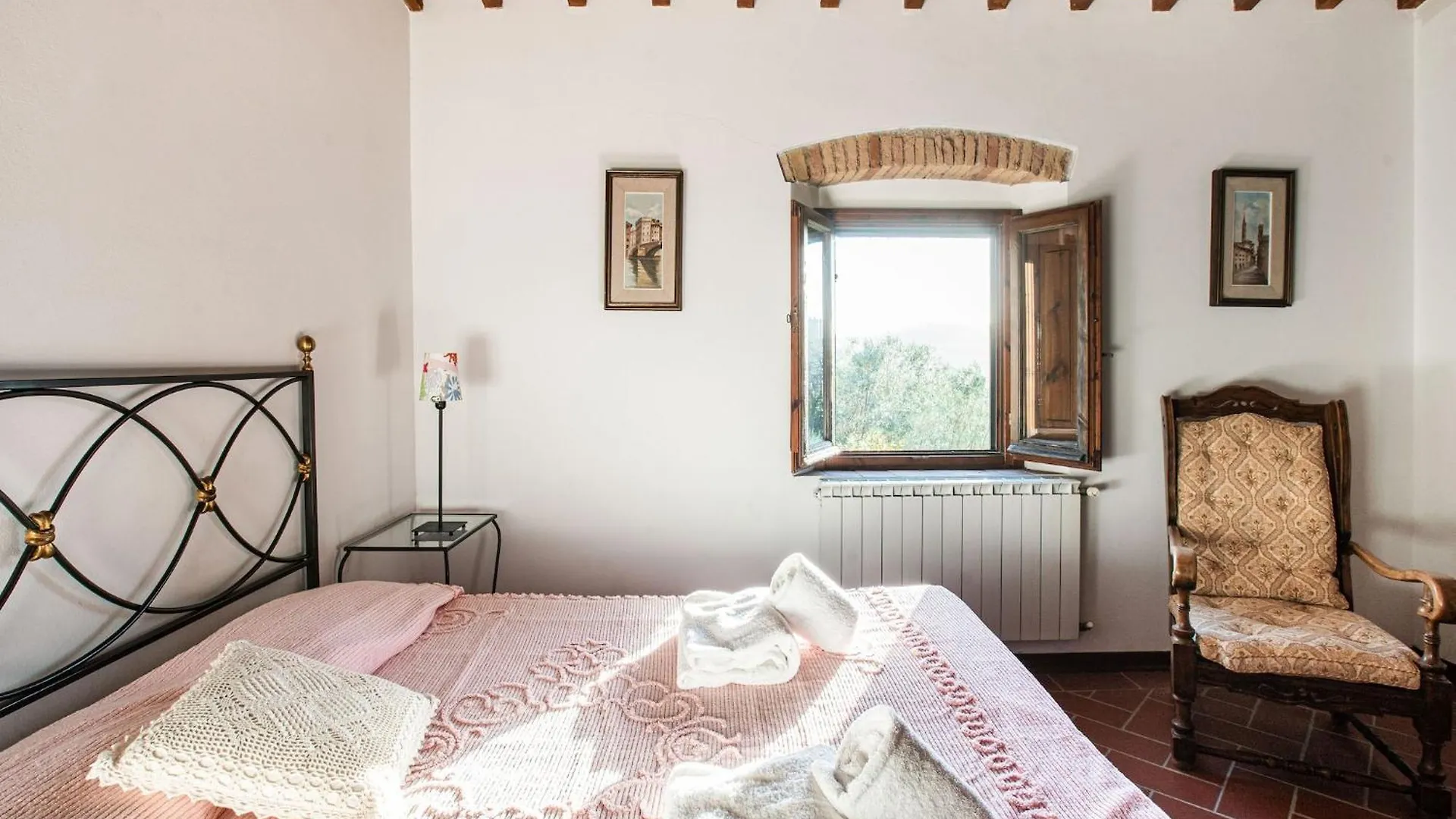 Cosy Holiday Home In Tuscany With Shared Swimming Pool San Casciano in Val di Pesa