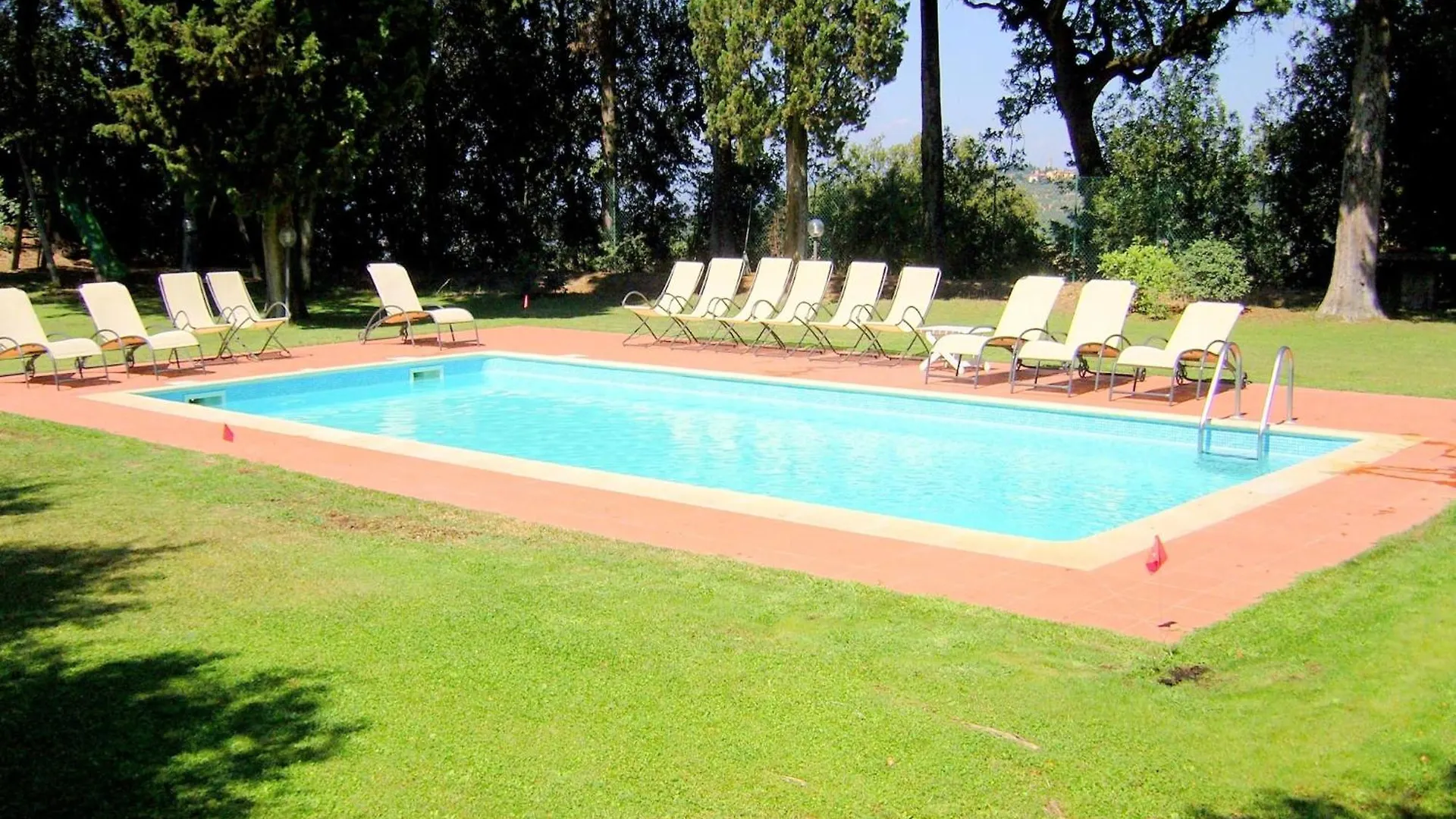 Cosy Holiday Home In Tuscany With Shared Swimming Pool San Casciano in Val di Pesa