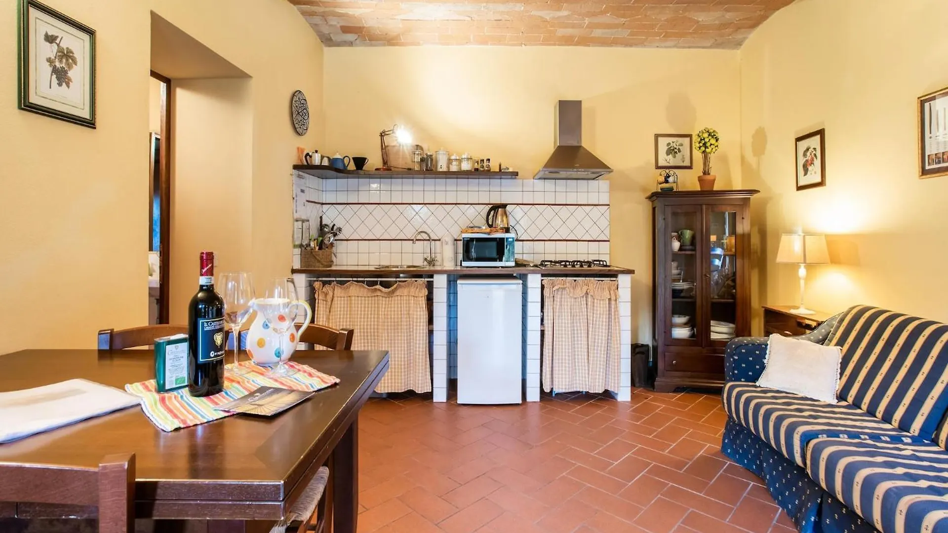 Cosy Holiday Home In Tuscany With Shared Swimming Pool San Casciano in Val di Pesa
