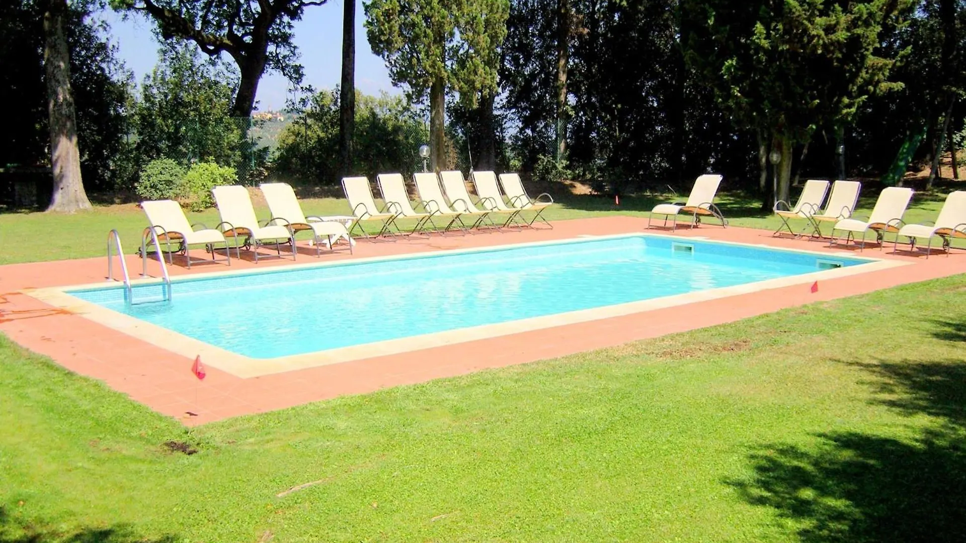 Cosy Holiday Home In Tuscany With Shared Swimming Pool San Casciano in Val di Pesa