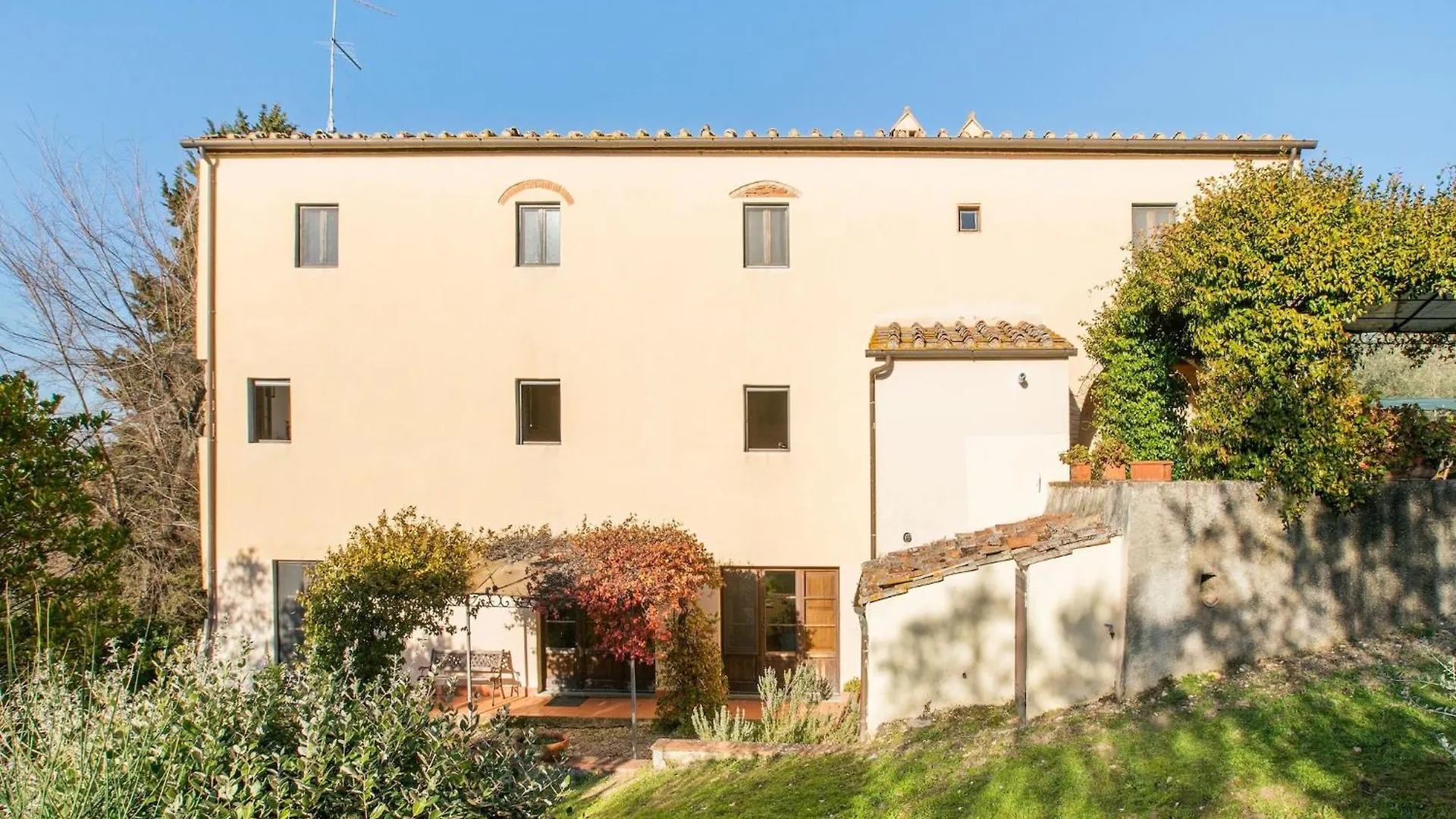 Cosy Holiday Home In Tuscany With Shared Swimming Pool San Casciano in Val di Pesa Italien