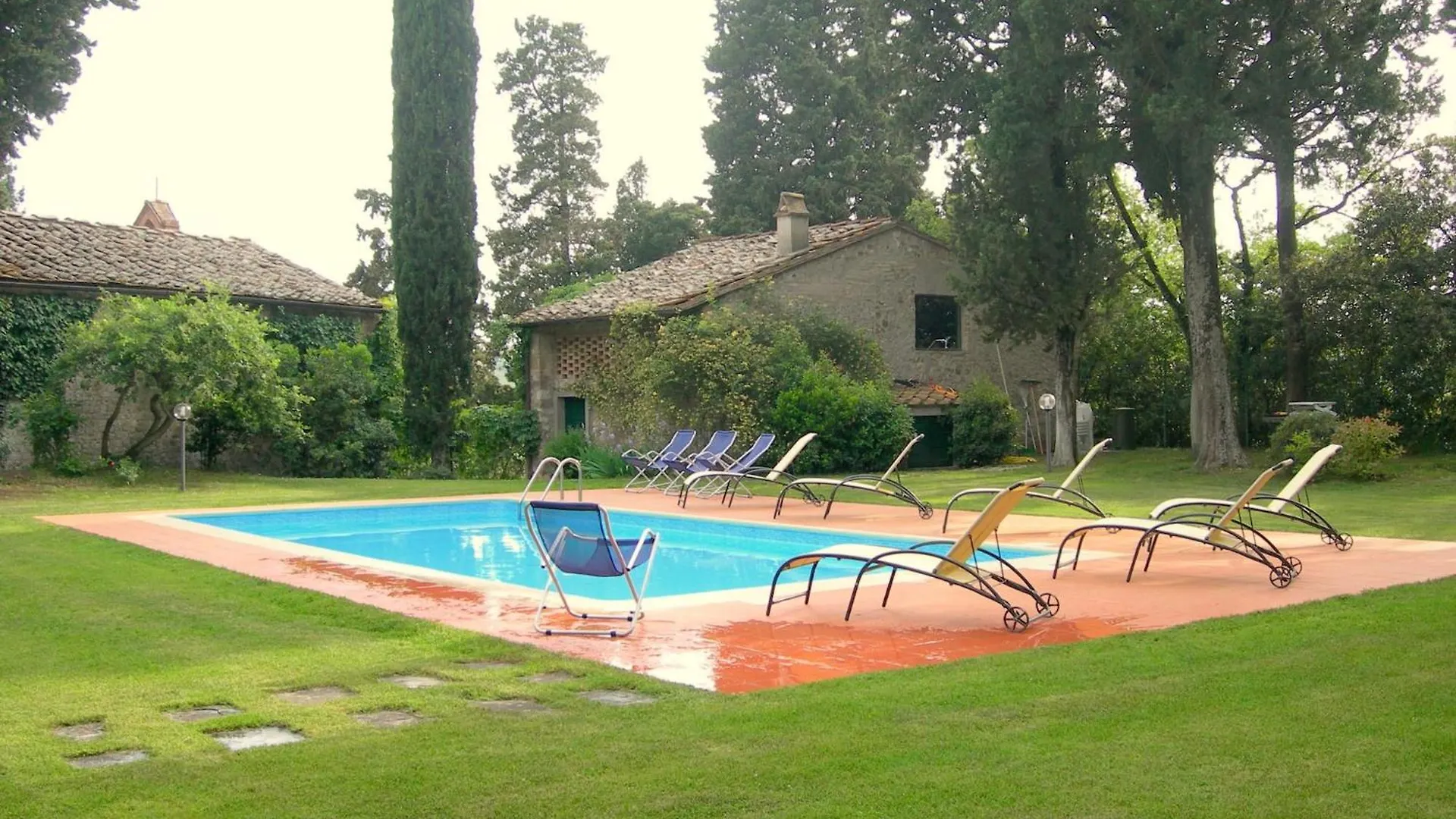 Cosy Holiday Home In Tuscany With Shared Swimming Pool San Casciano in Val di Pesa Italien