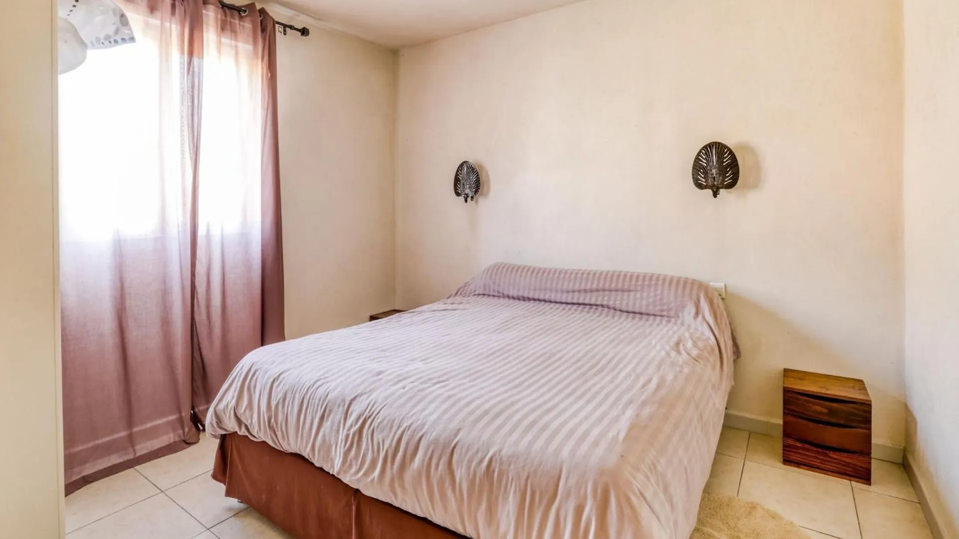 Cosy Holiday Home In Tuscany With Shared Swimming Pool San Casciano in Val di Pesa