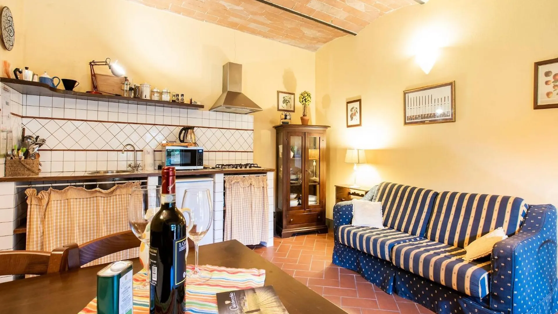Cosy Holiday Home In Tuscany With Shared Swimming Pool San Casciano in Val di Pesa